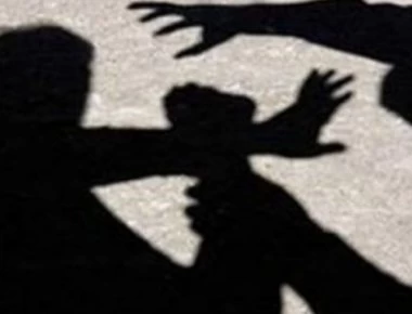 Χαλκίδα: Κτήνη γρονθοκόπησαν άστεγο για 25 ευρώ!